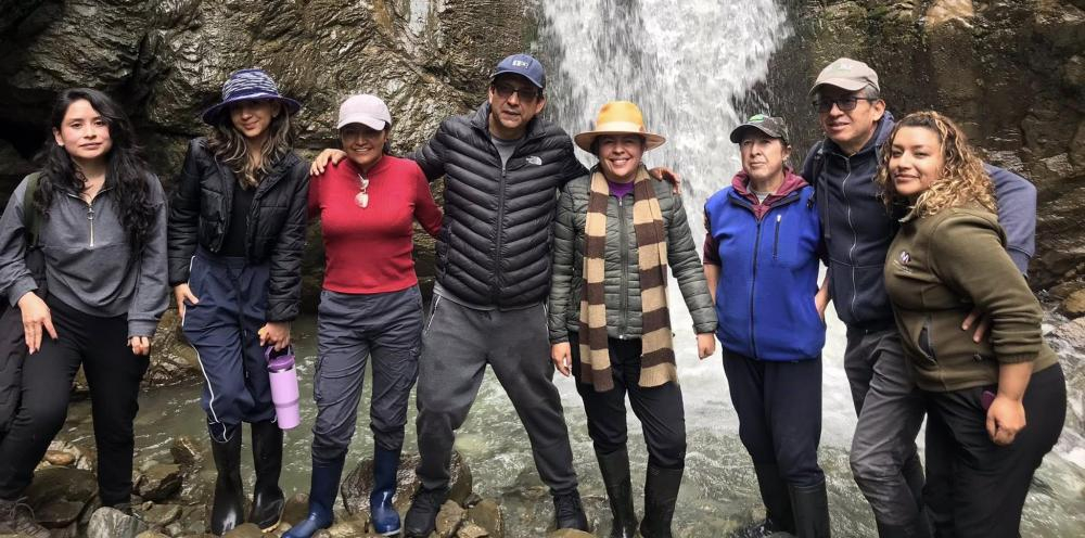 Recorrido a la cascada de Pukakiro 